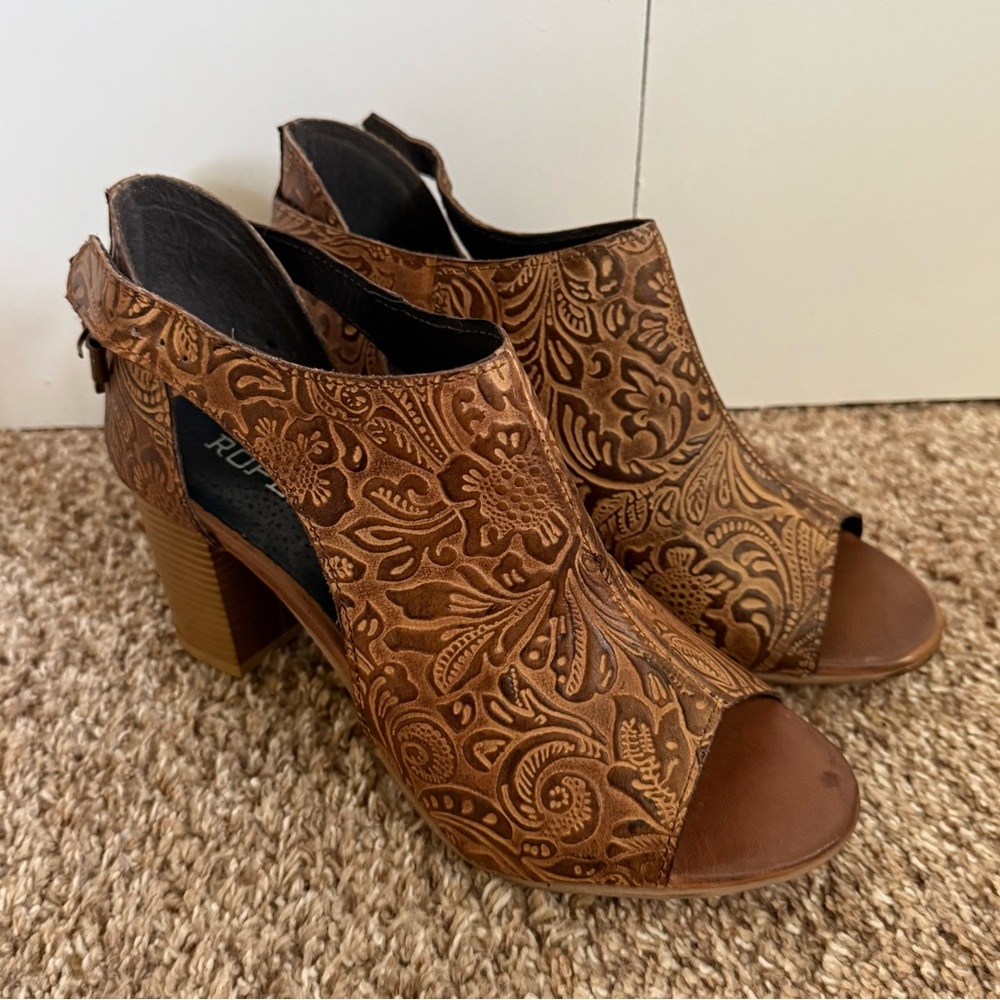Roper Brown Block Heel Sandals with Floral Cutwork